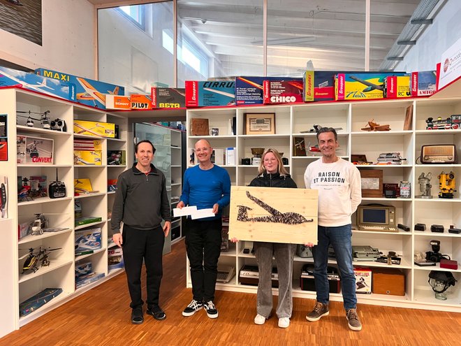 Eileen bedankt sich bei mk messtechnik mit einem selbstgemachten Kunstwerk