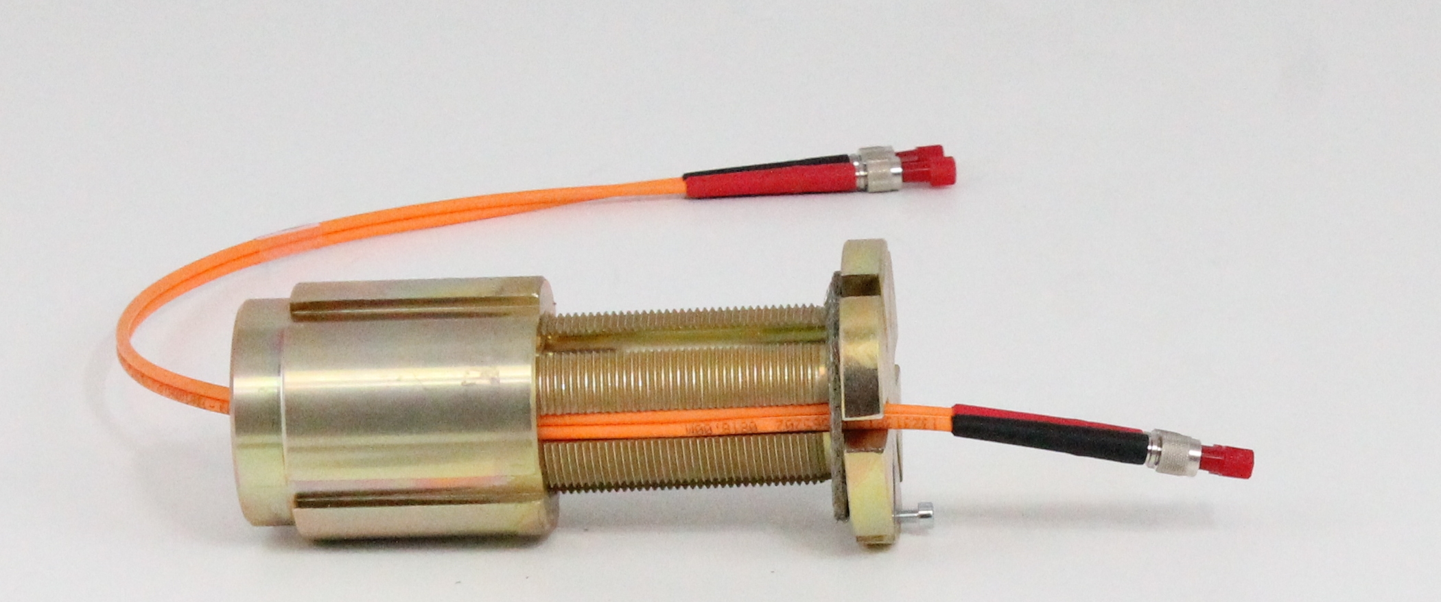 wall feedthrough for up to six optical fibers